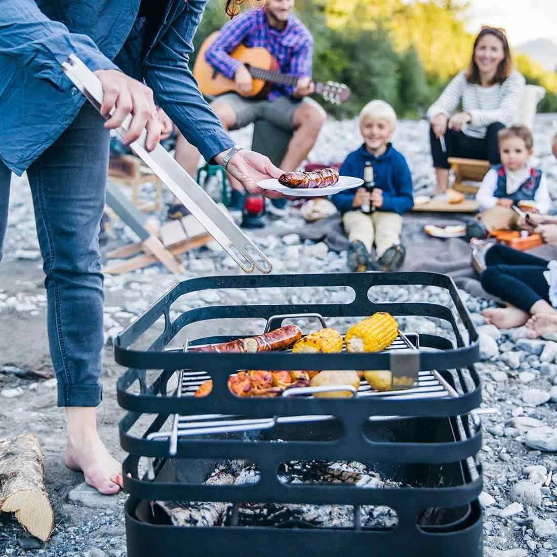 Höfats CUBE Grillrost Aus Edelstahl Zu Feuerkorb Cube Silber 7 Höfats CUBE Grillrost Aus Edelstahl Zu Feuerkorb Cube Silber – Bild 7