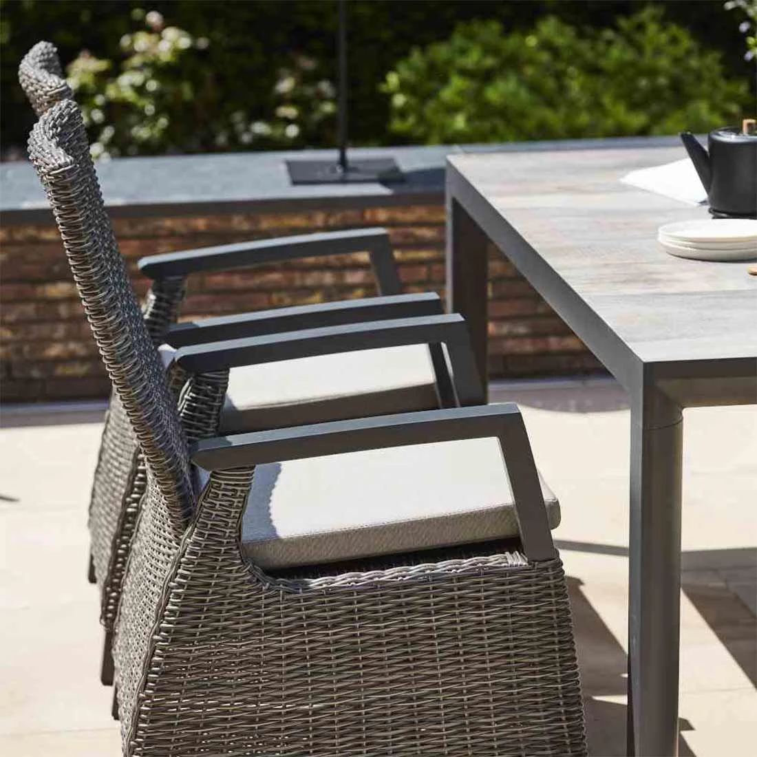 Siena Garden Corido Gartensessel Aluminium/Geflecht Inkl. Kissen Matt Anthrazit/Charcoal Grey 3 Siena Garden Corido Gartensessel Aluminium/Geflecht Inkl. Kissen Matt Anthrazit/Charcoal Grey – Bild 3